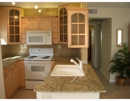 Building Photo - 183 Andover H Unit 183