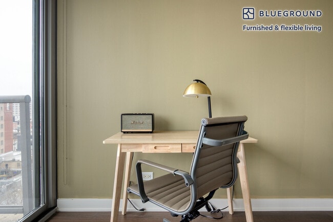 Photo - 910 W Huron St Unit FL9-ID1023