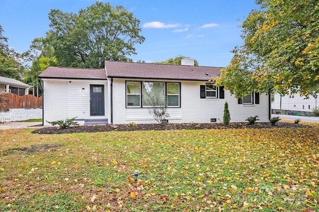 Building Photo - 2301 Shamrock Dr