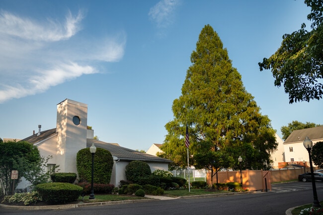 Building Photo - Park Place One Apartments