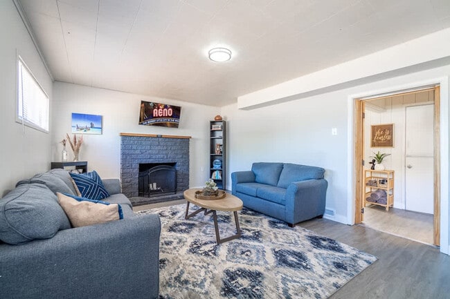 Building Photo - 3201 Everett Dr Unit SI ID1542647P