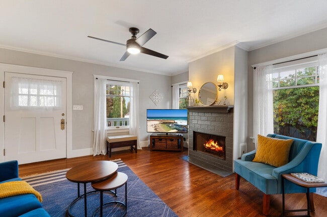 Building Photo - 1520 31st St Unit ID1241580P