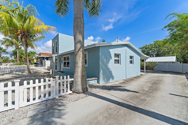 Photo - 1779 Len Dr