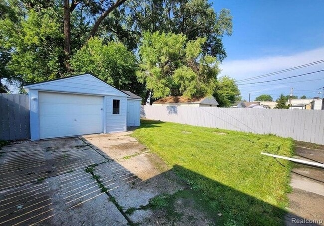 Photo - 1761 E Milton Ave