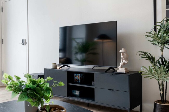 Building Photo - 633 S LaSalle St Unit ID1244952P