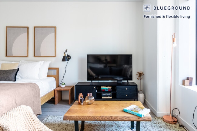 Photo - 8 10th St Unit FL7-ID398