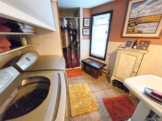 Photo - 708 Griffith St