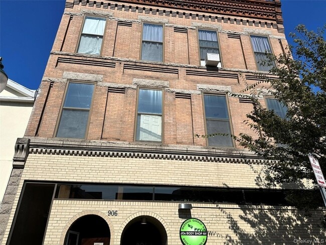 Building Photo - 906 South St Unit 2