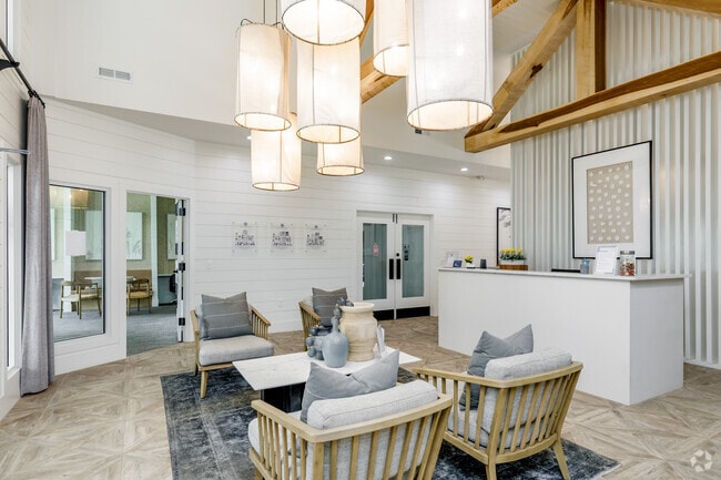 Clubhouse Lobby - Four Seasons