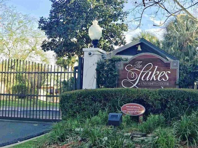 Building Photo - 1309 Airport Dr Unit 11