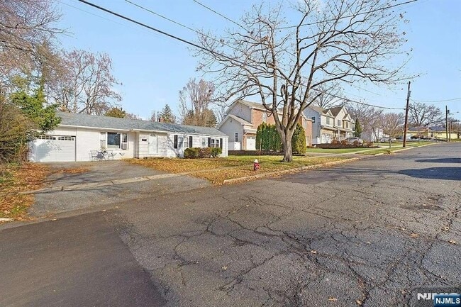 Photo - 172 Lozier Terrace