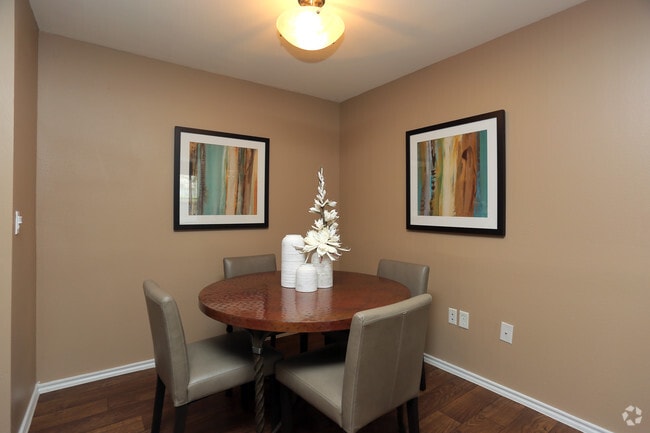 2BR - 881SF - Dining Area - Sereno Park Apartments