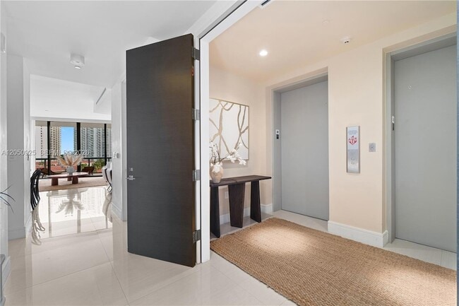 Photo - 3250 NE 188th St Unit 608
