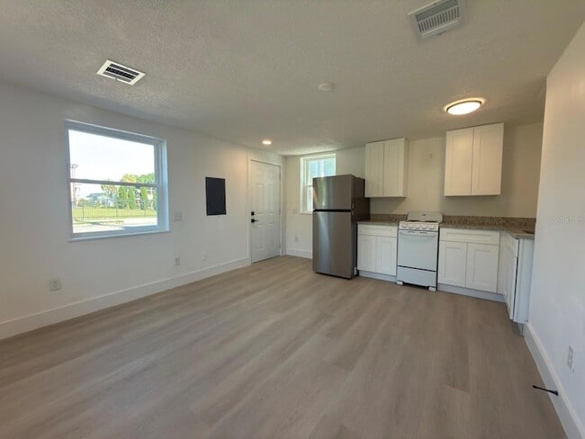 Photo - 401 E Columbus Dr Unit 2