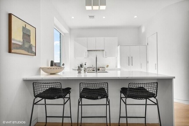 12 Main St Townhome Irvington - Image