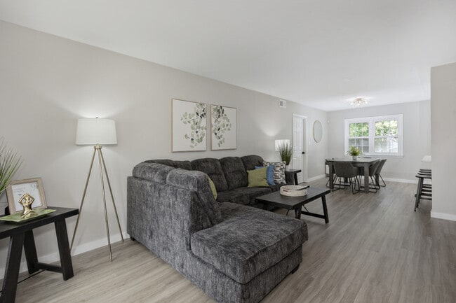 Building Photo - 754 Hemlock Dr Unit ID1061094P