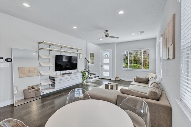Photo - 228 Wimberly St