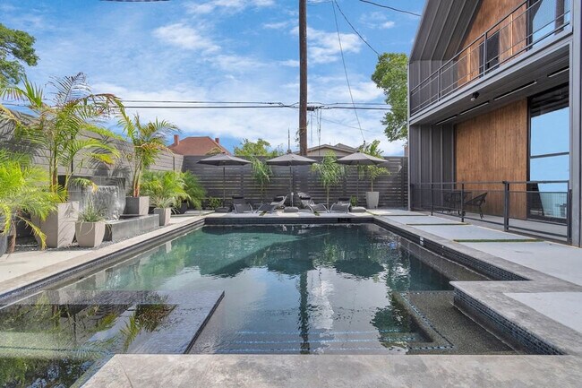 Photo - 2683 Blodgett St Unit ID1047950P