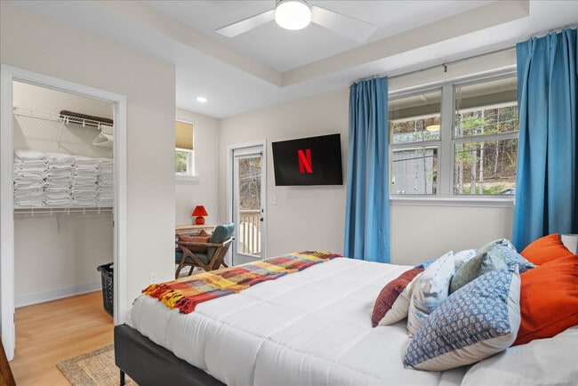 Building Photo - 323 Kelly's Ferry Pl Unit SI ID1352406P