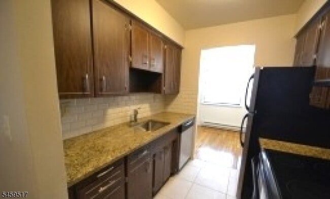Photo - 121 Grove St Unit 3