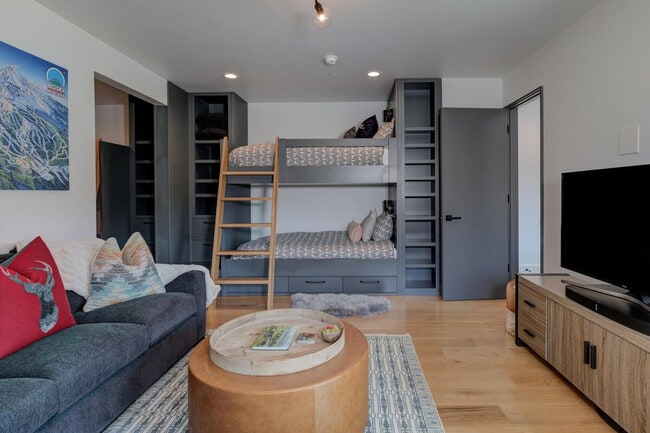 Building Photo - 17 Lakewood Dr Unit ID1255724P