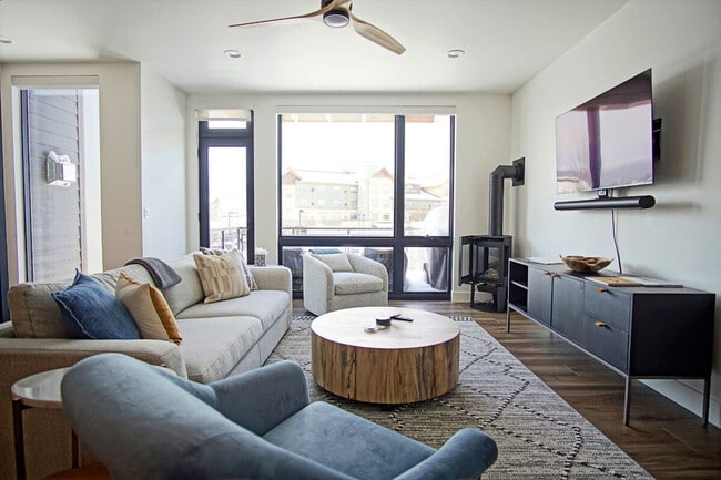 Building Photo - 1200 Urban Wy Unit SI ID1564264P