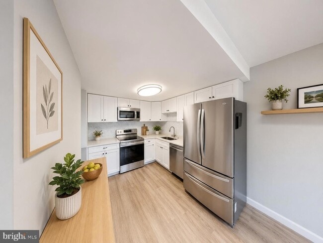 Photo - 18428 Point Seneca Pl
