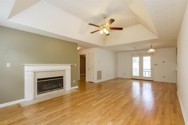 Photo - 566 Autumndale Dr