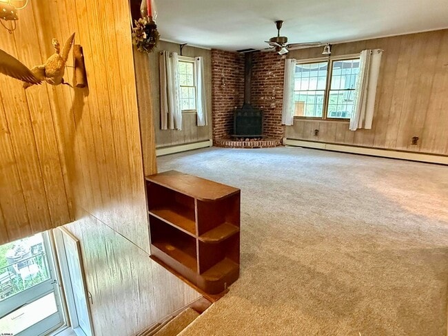 Photo - 908 Morris Ln