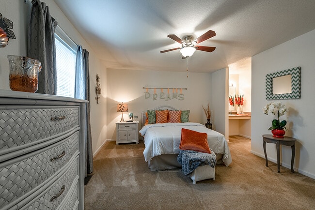 Photo - Bridge Pointe Apartments and Townhomes