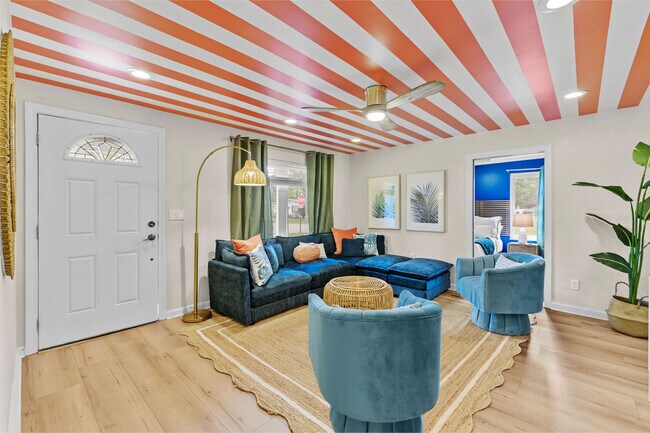 Building Photo - 210 42nd St W Unit ID1221777P