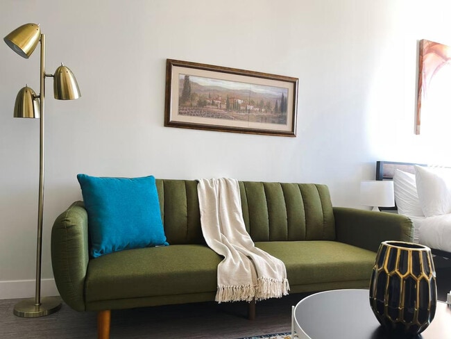 Photo - 2530 University Ave Unit ID1036856P