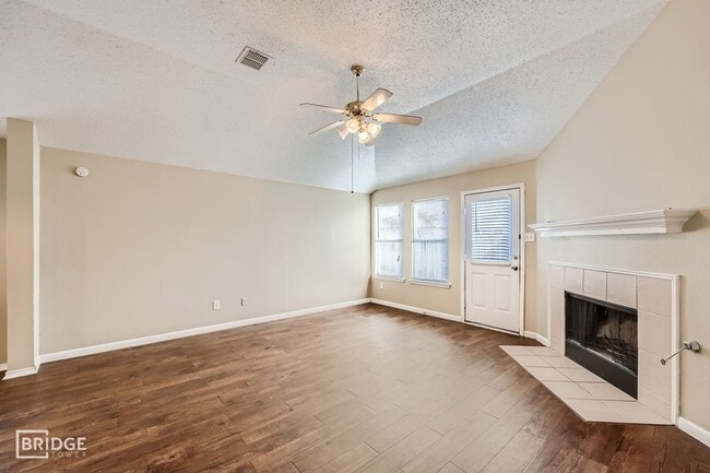 Photo - 2210 Sumac Dr