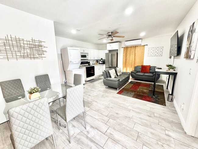 Building Photo - 10154 Campo Rd Unit SI ID1471798P