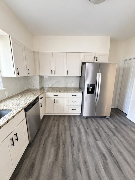 Photo - 877 Jaques Ave