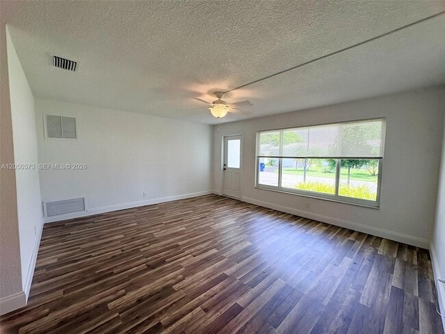 Photo - 140 NW 27th St
