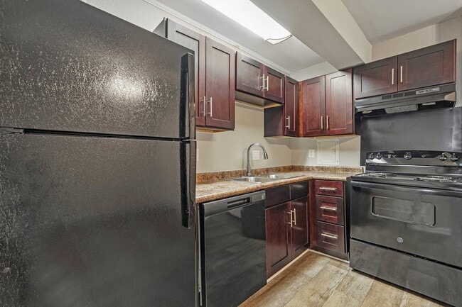 Photo - Somerset Apartments
