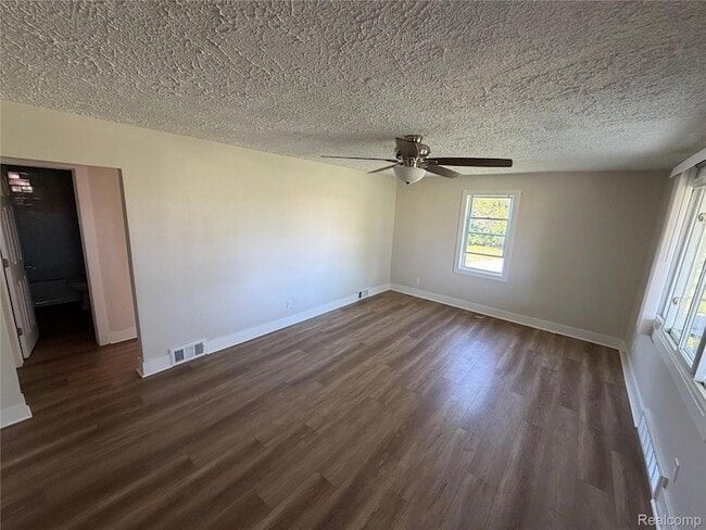 Photo - 1246 House Rd N