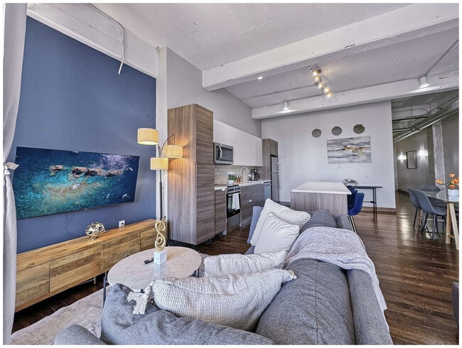 Building Photo - 555 Evergreen St Unit ID1075579P