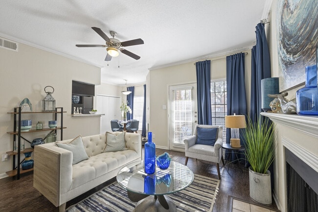 Building Photo - The Reston Apartments