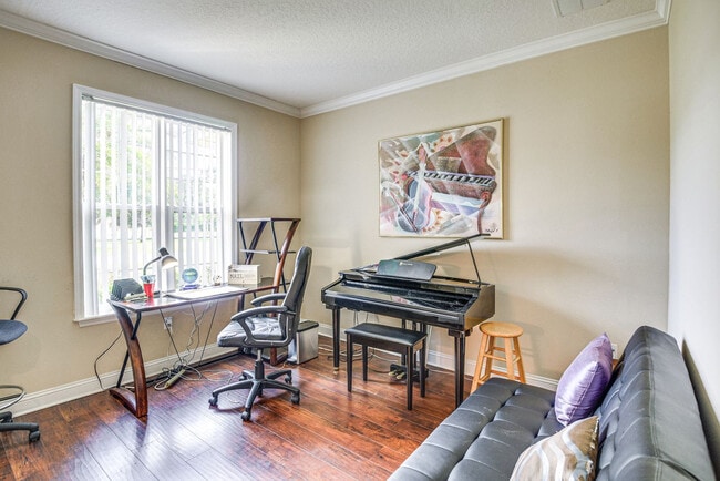 Photo - 1 Slate Blue Pl Unit SI ID1546260P