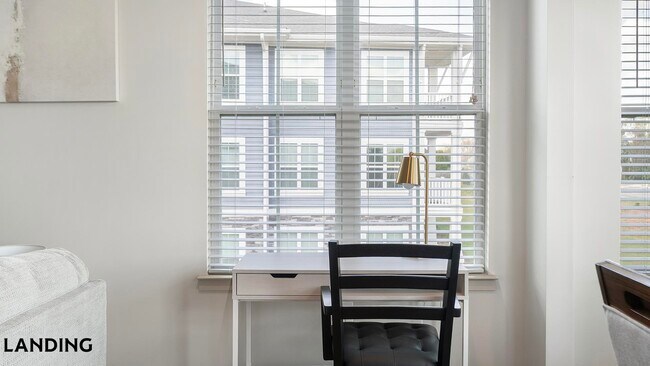 Photo - 3237 Memorial Blvd Unit 6208