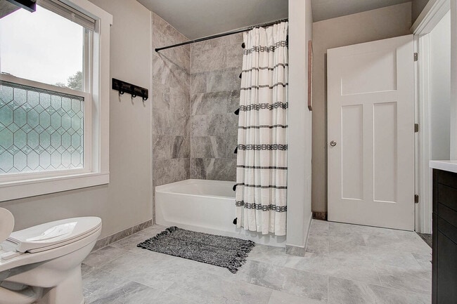 Photo - 42 S Holmes Ave Unit ID1303782P