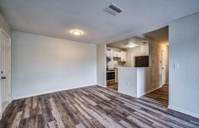 Photo - Everest Gardens