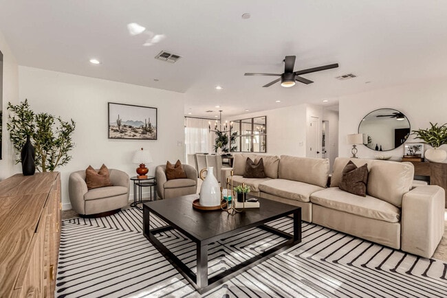 Building Photo - 7502 E Windsor Ave Unit SI ID1558618P