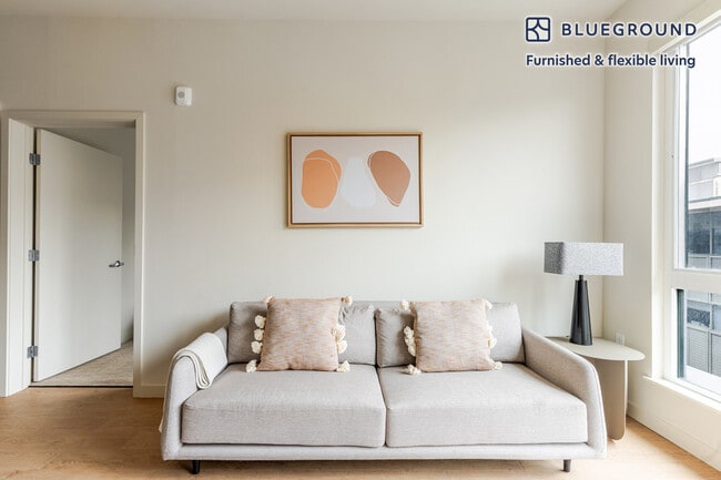 Photo - 240 W MacArthur Blvd Unit FL3-ID1815