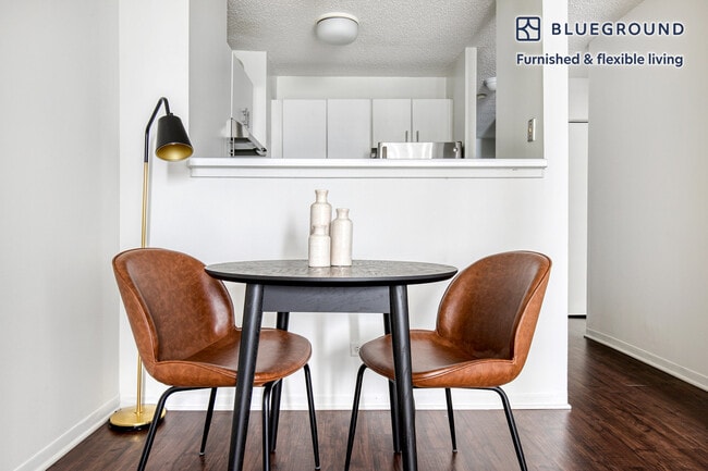 Photo - 445 E Ohio St Unit FL37-ID412