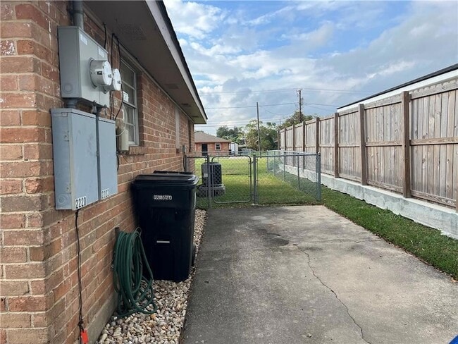 Photo - 2222 Bartolo St