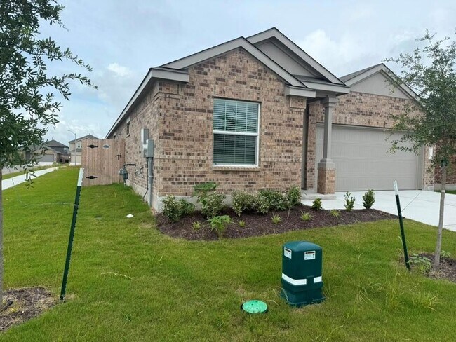 Photo - 120 Donnington Dr