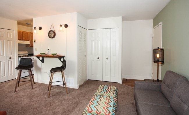 Photo - Goodnow Hill and Franconia Apartments